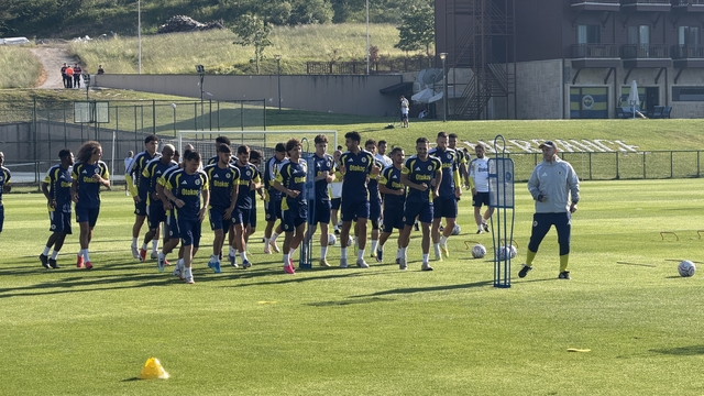 Fenerbahçe, Topuk Yaylası'nda çalışmalarını sürdürüyor