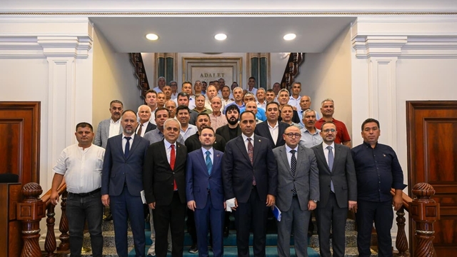 Bakan Gürlek, Erdemli Belediye Başkanı Kara ve muhtarları kabul etti