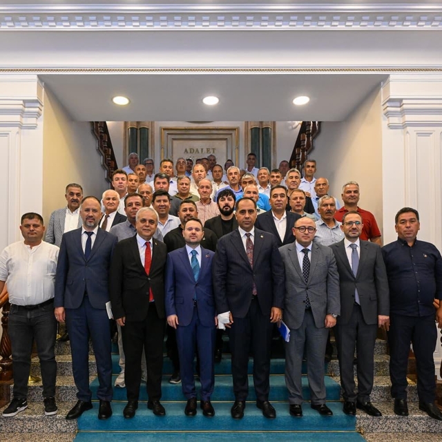 Bakan Gürlek, Erdemli Belediye Başkanı Kara ve muhtarları kabul etti