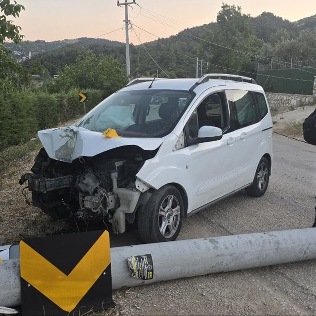 Bursa'da yardım için kaza alanına giden kişi elektrik akımına kapılarak öld...