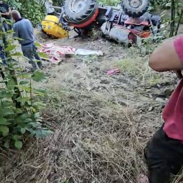 Traktöre bağlı ilaçlama motorunun altında kalan kadın hayatını kaybetti