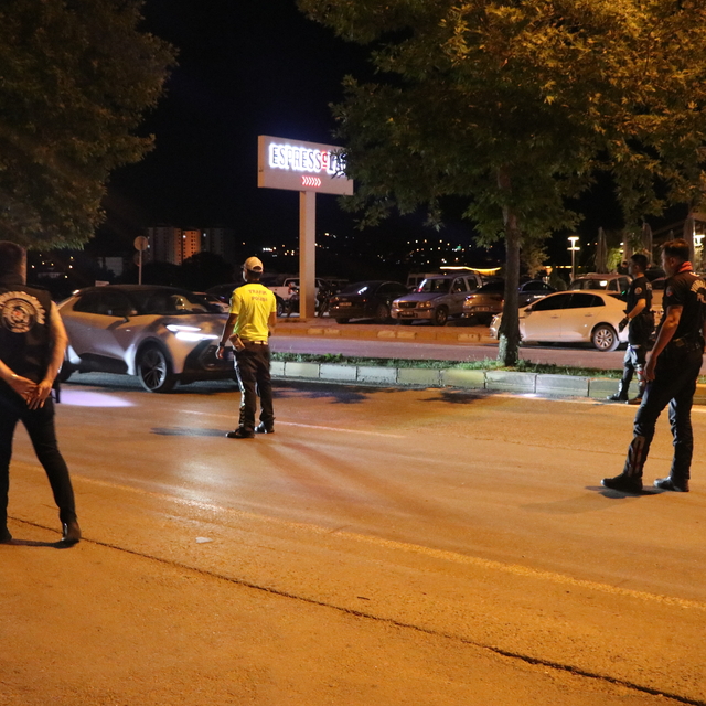 Elazığ'da asayiş ve trafik uygulaması yapıldı