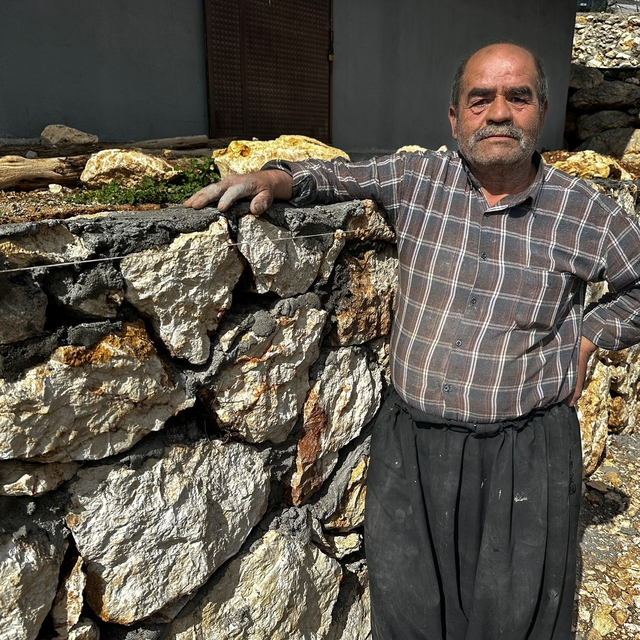 Unutulmaya yüz tutan taş duvar ustalığını 50 yıldır sürdürüyor