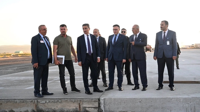 Erzurum Havalimanı'ndaki çalışmalara yerinde inceleme
