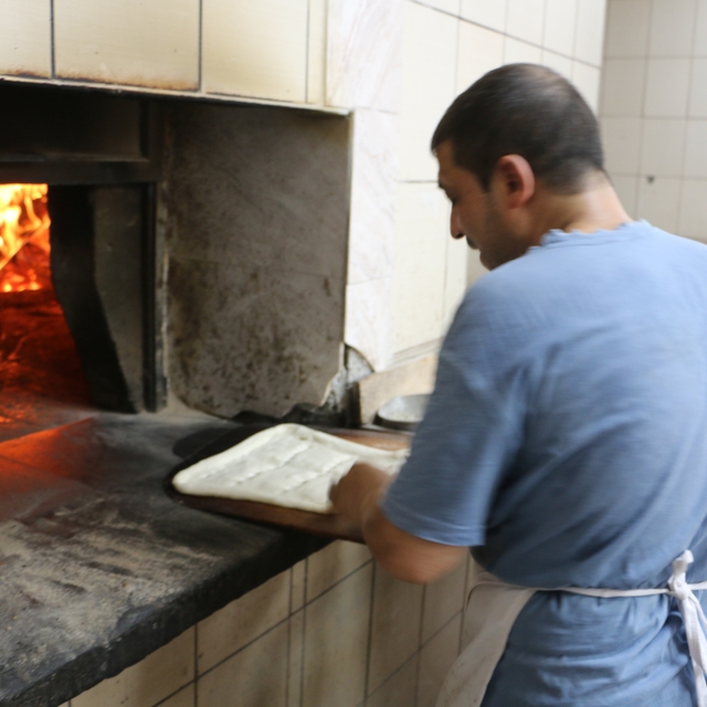 Diyarbakır'da 60 derece sıcakta 'ekmek' mesaisi