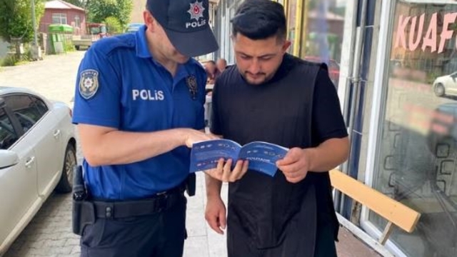Polis, dolandırıcılığa karşı vatandaşları bilgilendirdi