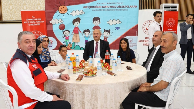 Koruyucu Aile Günü'nde aileler ve çocuklar aynı sofrada buluştu