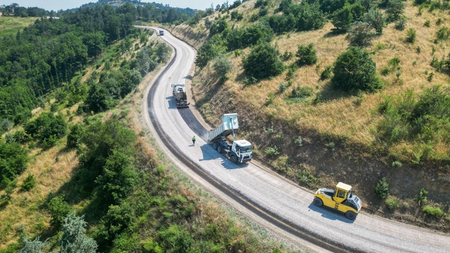Orhaneli'nin yolları yenileniyor