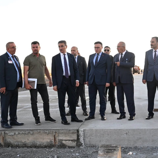 Erzurum Havalimanı'ndaki çalışmalara yerinde inceleme