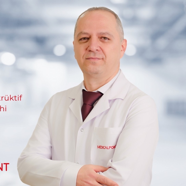 Op. Dr. Küçük: "Büyük meme sadece estetik değil, sağlık sorunu da olabilir"