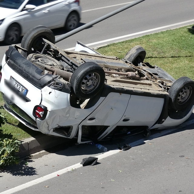Malatya'da altgeçitte otomobiller çarpıştı: 3 yaralı
Ters dönen araçtaki ya...