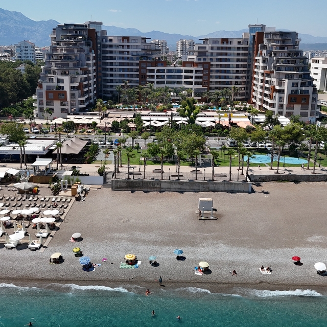Antalya'da yargıya taşınan 20 bin TL'lik aidat krizinde yönetimden "16 mily...
