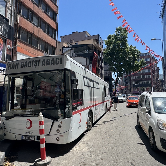 Kızılay'dan kan bağışı
