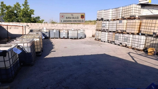 10 milyon TL'lik kaçak akaryakıtı piyasaya sürmeye hazırlanan 5 şüpheli gözaltına alındı