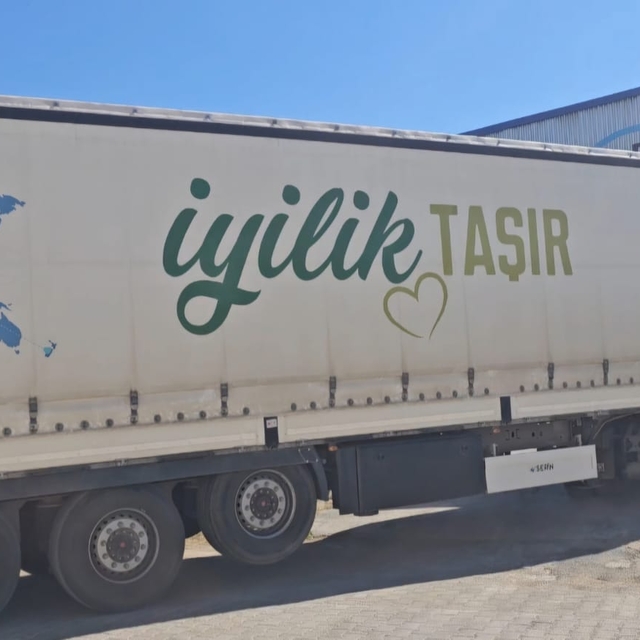 İHH Sivas Şubesi, Suriye'ye ihtiyaç malzemesi gönderdi