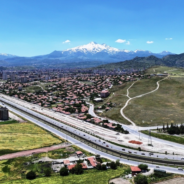 Başkan Çolakbayrakdar: "Her yeni park, şehrimize kazandırılan yeni bir nefe...