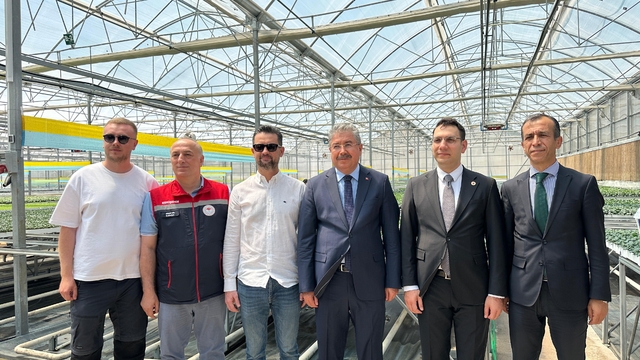 Eskişehir Valisi Dr. Erdinç Yılmaz, Sarıcakaya'daki fide tesisini ziyaret etti