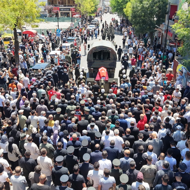 Aksaraylı şehit törenle son yolculuğuna uğurlandı