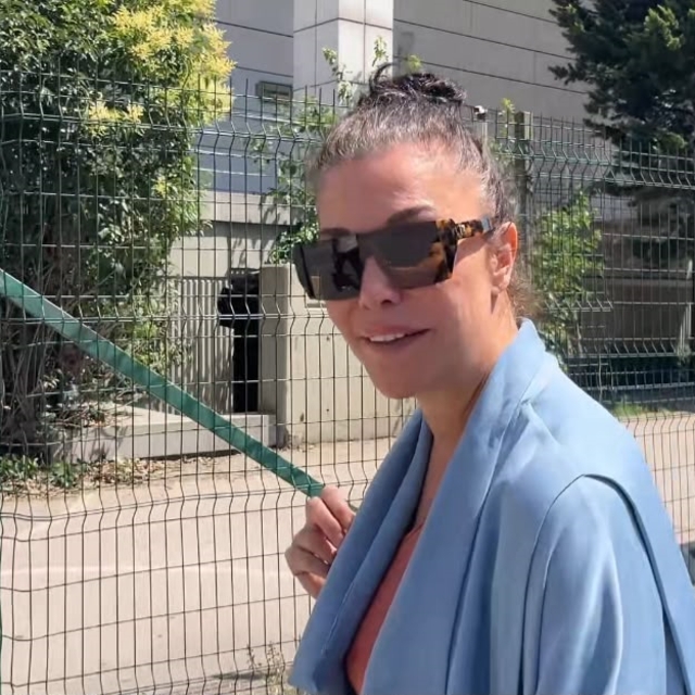 Deniz Akkaya, ev sahibinden şikayetçi oldu