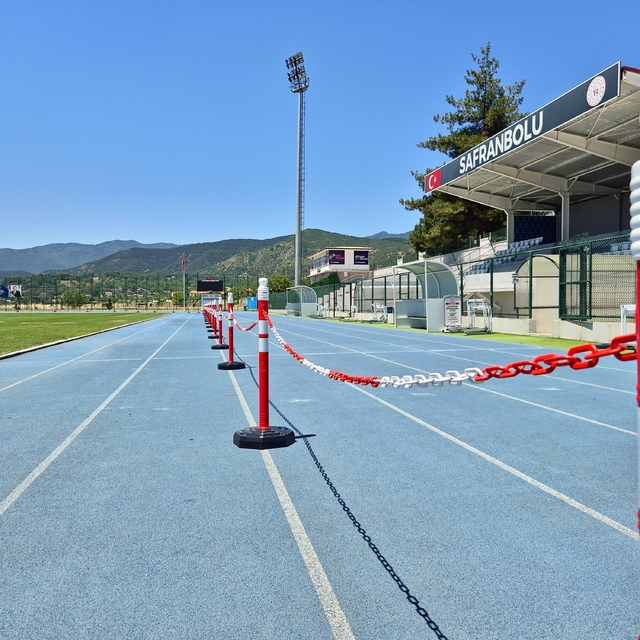 Safranbolu Atletizm Pisti'nde yeni kulvar düzenlemesi