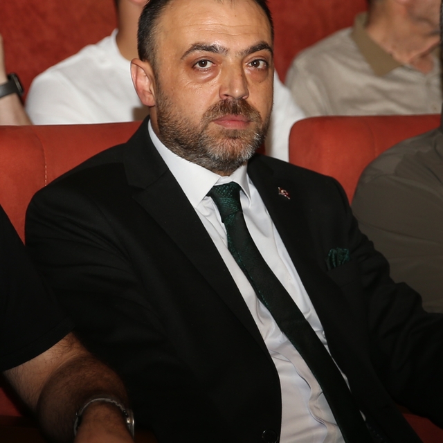 Sakaryaspor Kulübünde başkanlığa yeniden Enes Zengin seçildi