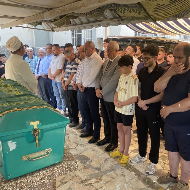 Kalbine yenilen eğitimci son yolculuğuna uğurlandı