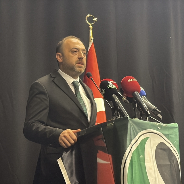 Sakaryaspor Başkanı Enes Zengin: "Yarım kalan hikayeyi baştan yazacağız"