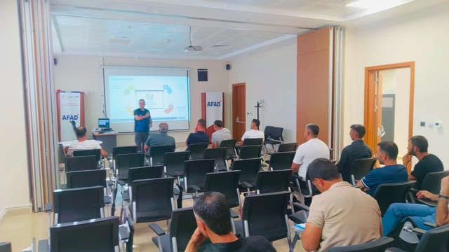 Elazığ'da güvenlik korucularına acil durum ekipleri eğitimi