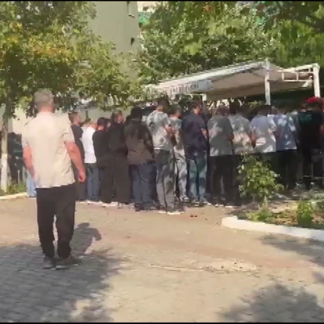 Kaza yapan sürücüye yardım ederken akıma kapılan Furkan, balayından döndüğü...