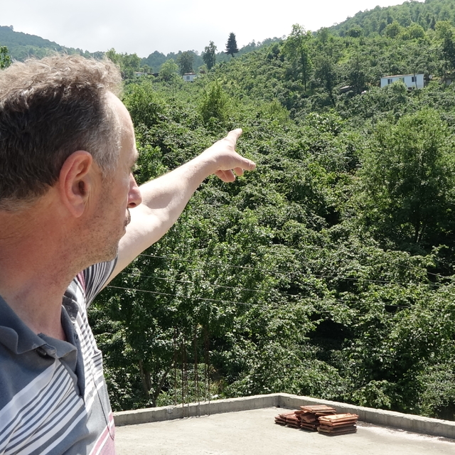 Trabzon'da ağaca çarpıp düşen İHA inceleniyor