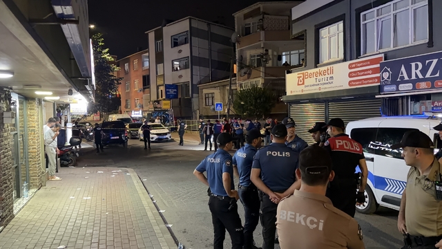 Sokak ortasında silahlı kavga: 1'i yoldan geçen vatandaş olmak üzere 3 kişi yaralandı