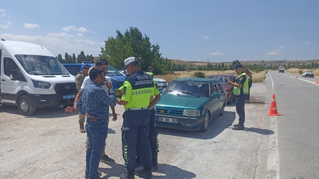 Bilecik'te 140 şahıs ve 143 araç kontrol edildi