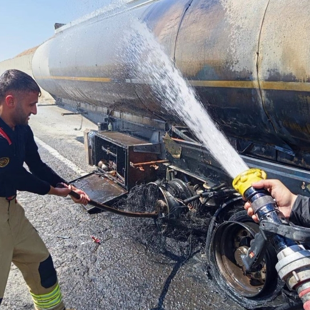 Şırnak'ta tır yangınında dorse kül oldu
