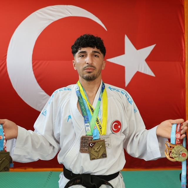 Adanalı milli karateci gözünü olimpiyatlara dikti
Adanalı milli sporcu olim...