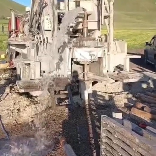 Kars'ta Ağadeve Köyü'ne yeni içme suyu kaynağı: 200 metrede suya ulaşıldı
