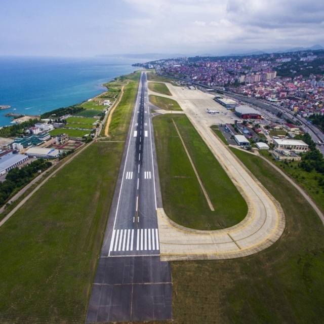 Trabzon'un 69 yıllık hava kapısı tarih olacak: 100 milyon ton kaya ile Trab...