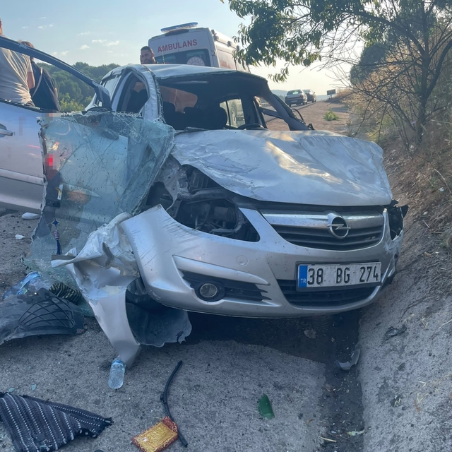 Balıkesir'de şarampole uçan otomobilde 1 kişi yaralandı