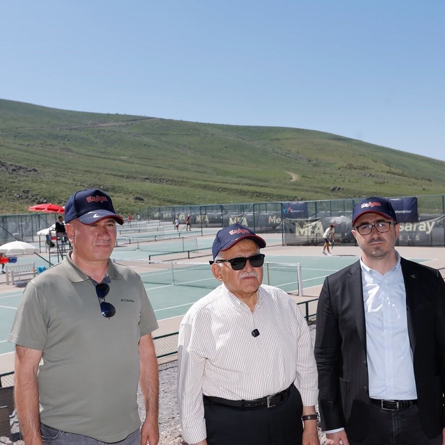 Erciyes'te 52 ülkeden bin tenisçi Dünya Tenis Turu'nda ter döktü