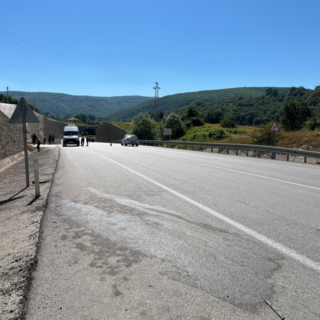 Otomobilin çarptığı kadın hayatını kaybetti