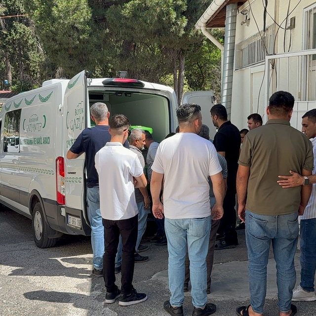 Otomobilin çarptığı 14 yaşındaki çocuk hayatını kaybetti