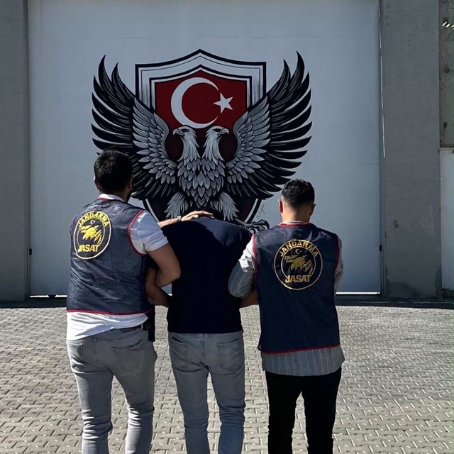 Iğdır'da 36 yıl 11 ay hapis cezası bulunan firari yakalandı