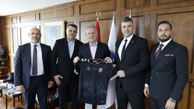 Karşıyaka futbolda yoğun mesaide