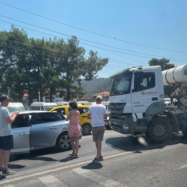Ortaca'da zincirleme trafik kazası