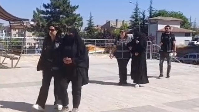 Altınlarla kaçmaya çalışan gelin ve iş birlikçisi yakalandı