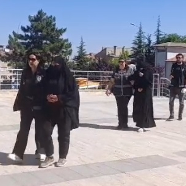 Altınlarla kaçmaya çalışan gelin ve iş birlikçisi yakalandı