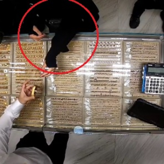 Altınlarla kaçmaya çalışan gelin ve iş birlikçisi yakalandı (2)
