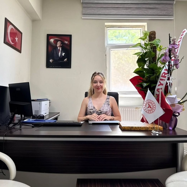 Uludere'de ilk kadın ilçe Sağlık Müdürü göreve başladı