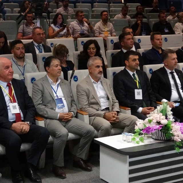 Van YYÜ'de '6. Ulusal Mühendislik Jeolojisi ve Jeoteknik Sempozyumu' başlad...