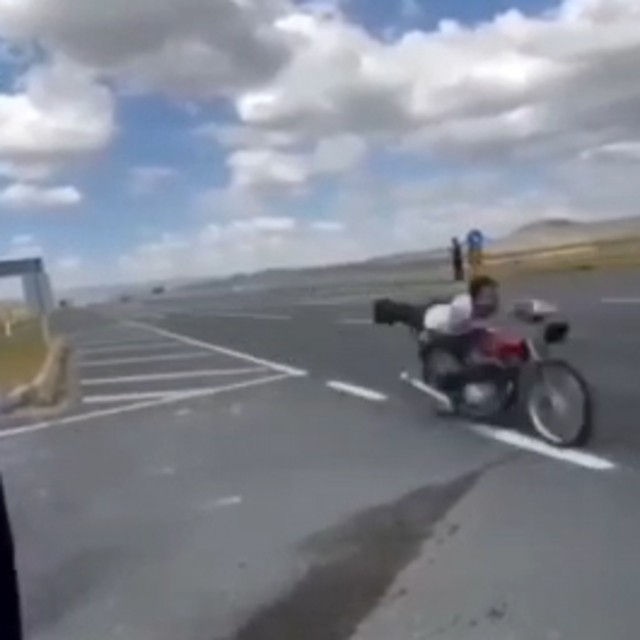 Motosikletleriyle akrobatik hareket yapan 4 sürücüye, 300 bin TL ceza