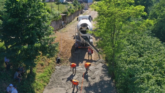 Ordu'nun kırsal mahallelerinde beton yol çalışmaları